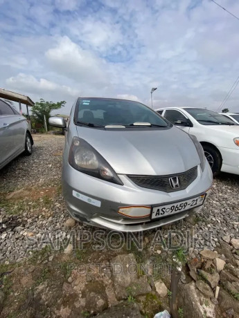 honda-fit-automatic-2012-silver-big-0