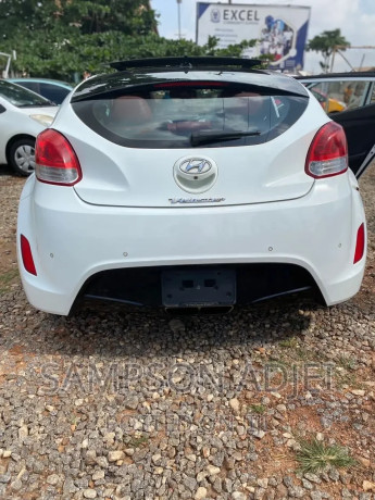 hyundai-veloster-automatic-2012-white-big-4