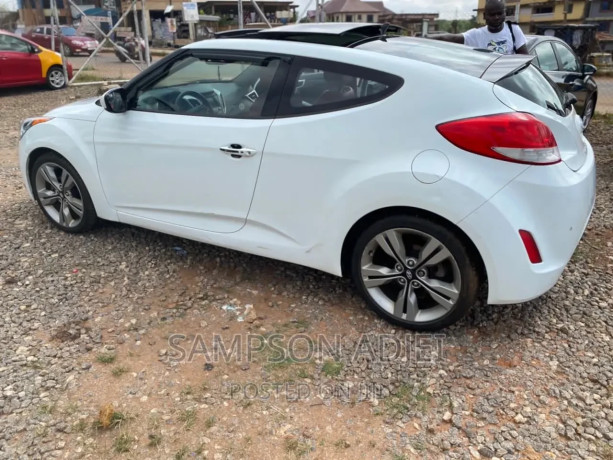 hyundai-veloster-automatic-2012-white-big-1