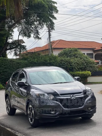 honda-hr-v-2019-gray-big-0