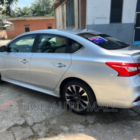 nissan-sentra-sr-2016-silver-big-4