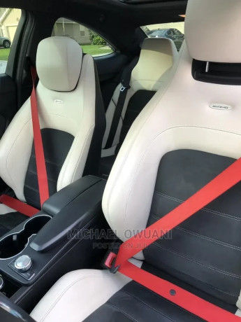 red-seat-belts-big-3