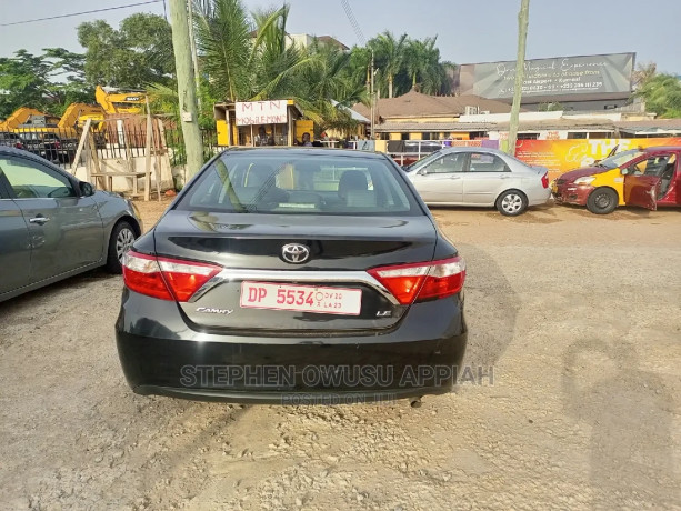 toyota-camry-2017-black-big-3