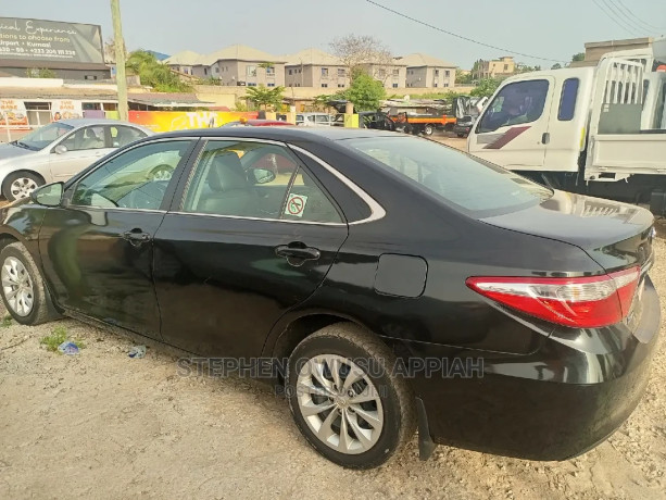 toyota-camry-2017-black-big-1