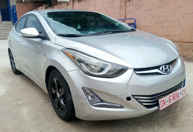 hyundai-elantra-2015-silver-big-0