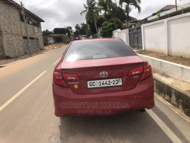 toyota-camry-2014-red-big-1