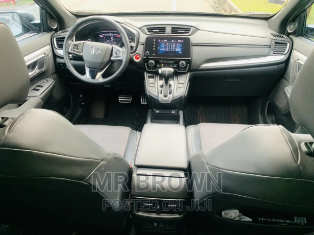 honda-cr-v-special-edition-2021-gray-big-4