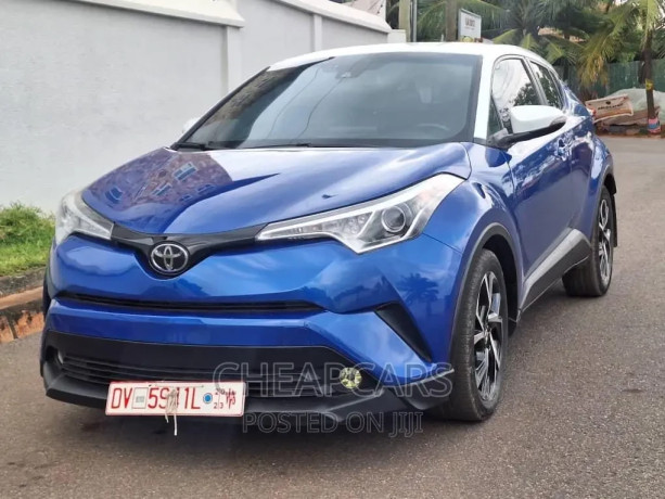 toyota-c-hr-2018-blue-big-2