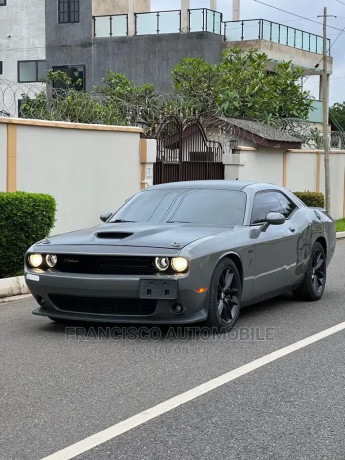 dodge-challenger-srt-hellcat-rwd-2018-gray-big-4