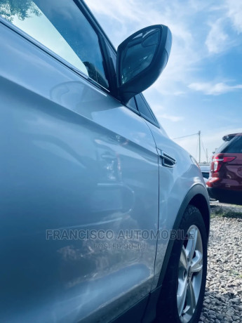 ford-escape-2015-silver-big-3