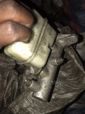 home-used-brake-portmaster-cylinder-available-for-all-cars-big-1