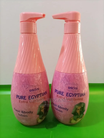 pure-egyptian-extra-lightening-lotion-big-1