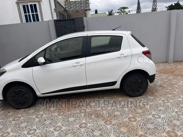 toyota-vitz-2012-white-big-1