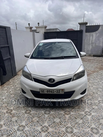 toyota-vitz-2012-white-big-4