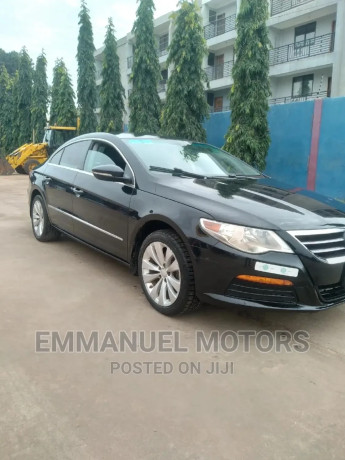 volkswagen-passat-2012-black-big-1