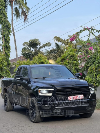 dodge-ram-1500-62-petrol-awd-2021-black-big-0