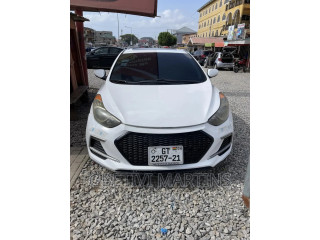 Hyundai Elantra 2012 White