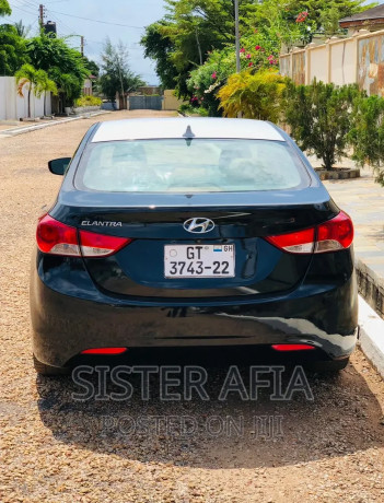 hyundai-elantra-2013-black-big-1