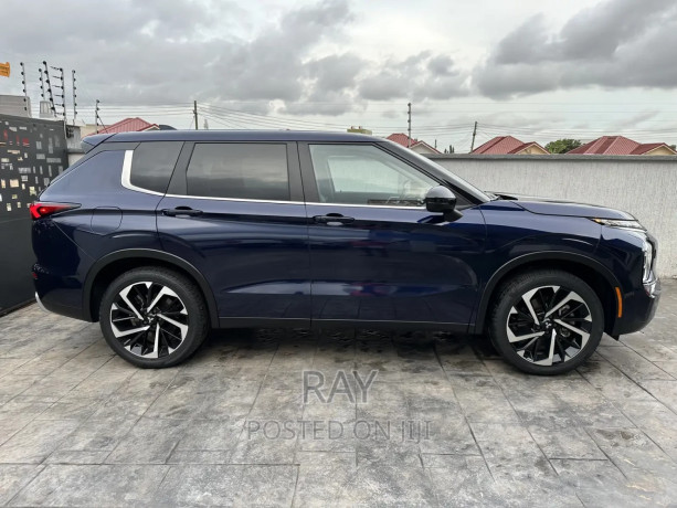 mitsubishi-outlander-se-launch-edition-2022-blue-big-2