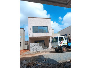 3bdrm House in East Legon for sale