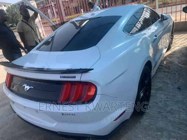 ford-mustang-2020-white-big-2