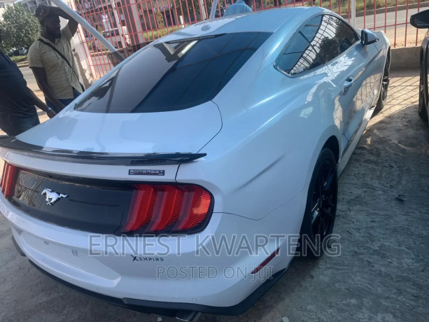 ford-mustang-2020-white-big-3