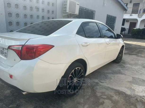 toyota-corolla-2015-white-big-4