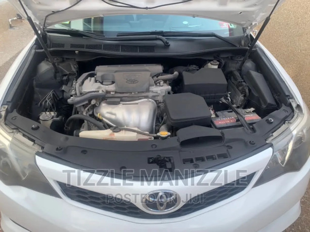 toyota-camry-2014-white-big-4