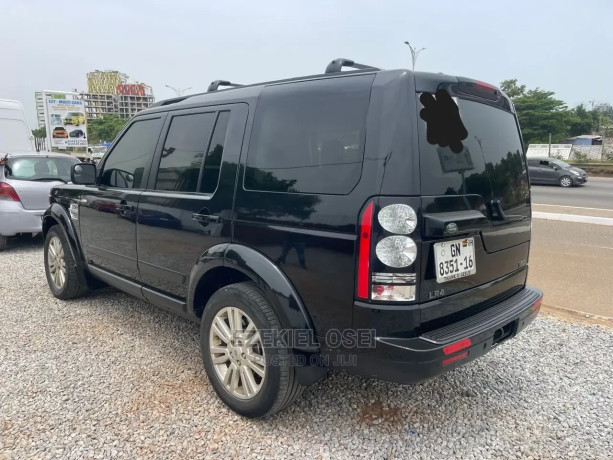 land-rover-discovery-2013-black-big-4