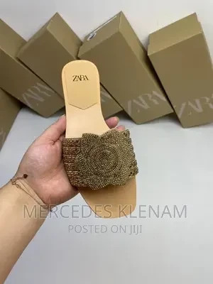 zara-slippers-big-0