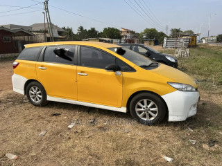 Toyota Wish 2011 Yellow