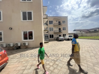 3bdrm Apartment in Bee Decor And Homes, Old Ashomang for rent