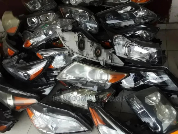 deals-in-all-kinds-cars-headlights-and-taillights-big-0