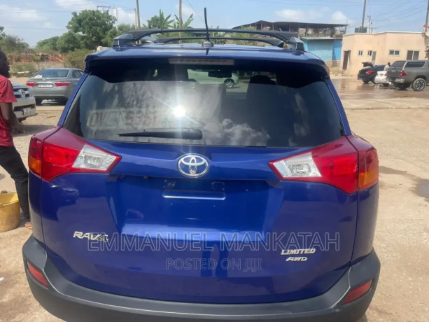 toyota-rav4-2015-blue-big-0