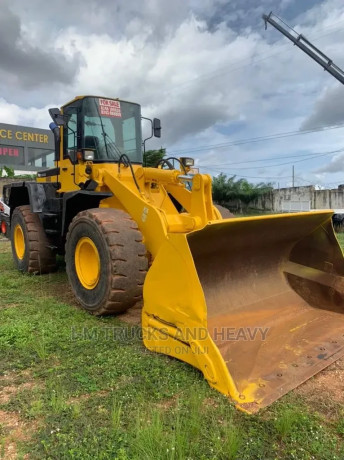 Komatsu 320 Wheel Loader, Kumasi