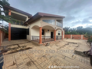 5bdrm Mansion in Bee Decor And Homes, Old Ashomang for rent