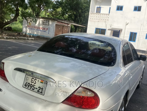 jaguar-s-type-2002-white-big-3