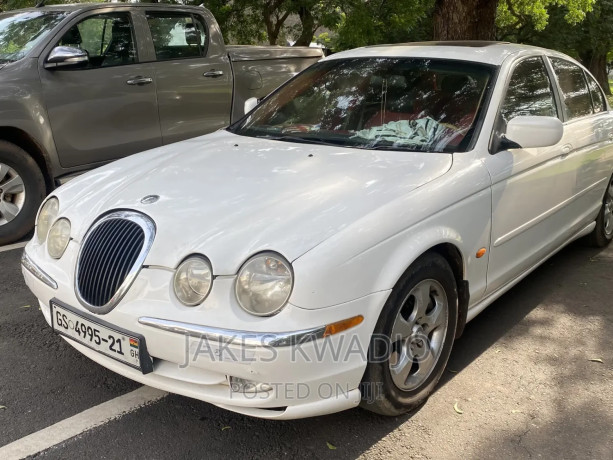 jaguar-s-type-2002-white-big-1