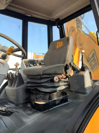 jcb-backhoe-loader-2001-big-2