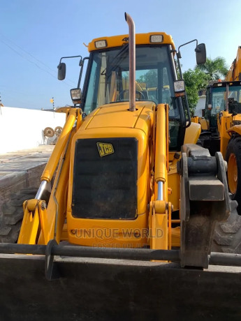 jcb-backhoe-loader-2001-big-0