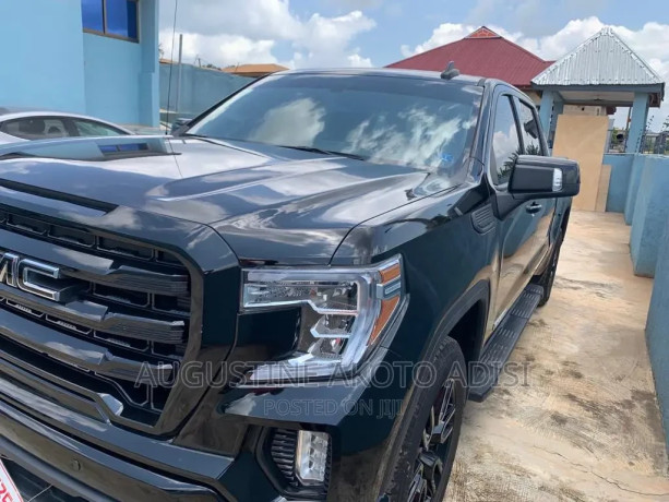 gmc-sierra-2019-black-big-0