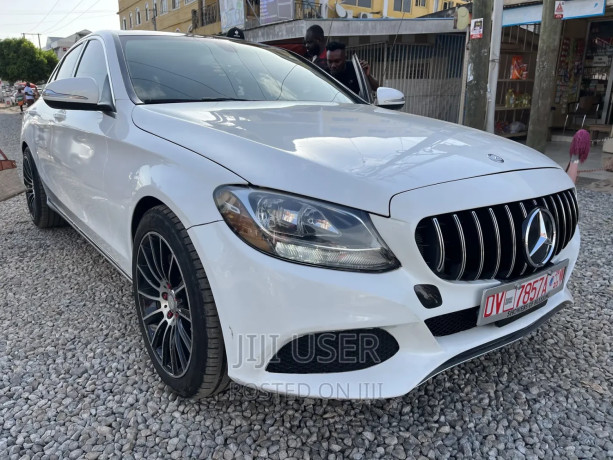 mercedes-benz-c300-2015-white-big-4