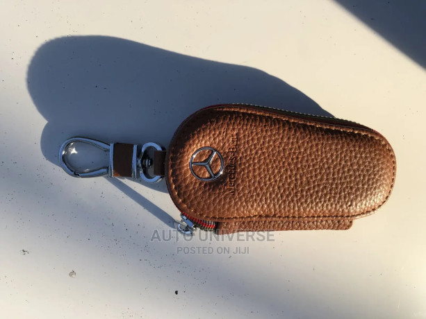 all-types-of-leather-car-key-holders-big-1