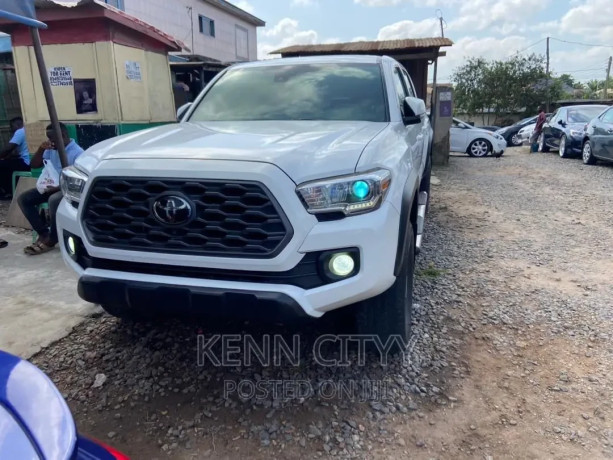 toyota-tacoma-2020-white-big-0