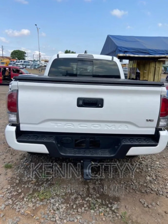 toyota-tacoma-2020-white-big-1