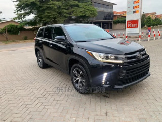 Toyota Highlander LE Plus 2019 Black