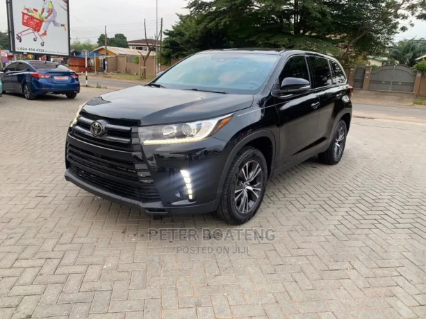 toyota-highlander-le-plus-2019-black-big-1