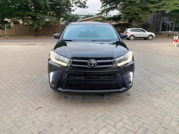 toyota-highlander-le-plus-2019-black-big-2