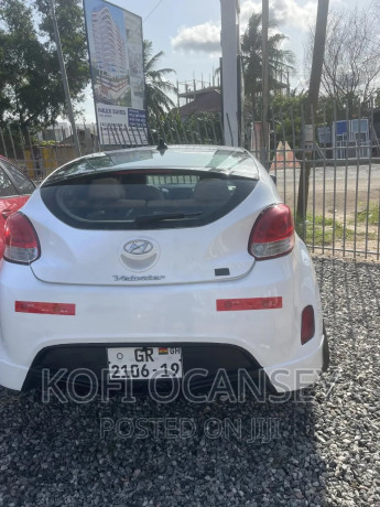 hyundai-veloster-veloster-standard-2013-white-big-0