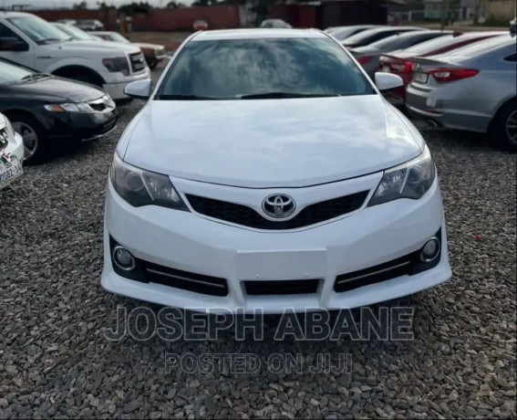 toyota-camry-2014-white-big-0